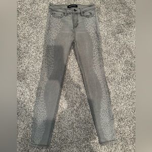 Liverpool -The Abby Ankle Aluminum Chettah Skinny Jeans
